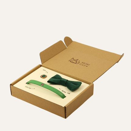 MoriCat Premium Gift Bundle Box with Vintage Bronze Gem in Emerald